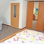 Urlaub Unterm Reetdachhaus Am Neuensiener Neuensien
