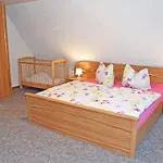 Urlaub Unterm Reetdachhaus Am Neuensiener