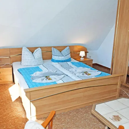 Urlaub Unterm Reetdachhaus Am Neuensiener Apartman Neuensien